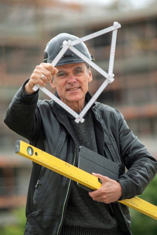 Dipl.-Ing. Ronald Meyer auf der Baustelle